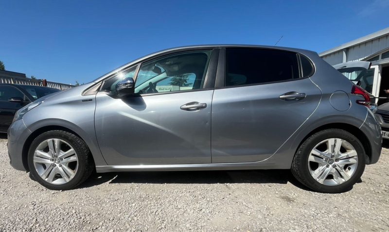 Peugeot 208 1.5 HDI 100 Ch Garantie