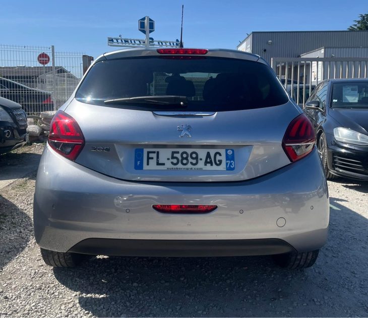 Peugeot 208 1.5 HDI 100 Ch Garantie