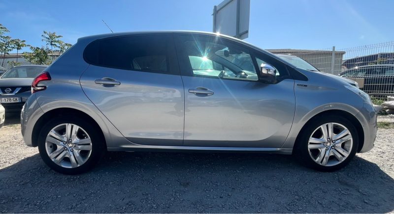 Peugeot 208 1.5 HDI 100 Ch Garantie