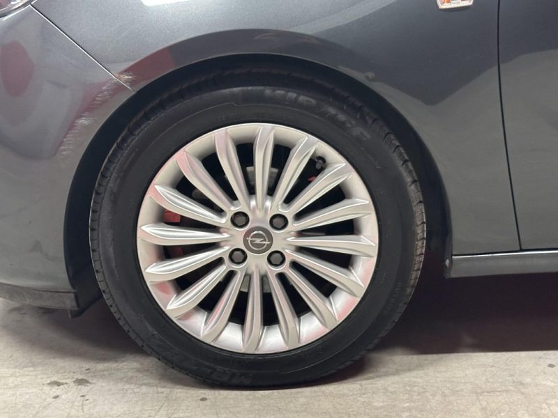 OPEL ADAM 1.4 TWINPORT 87CH GLAM - Très bon état - Garantie 6 mois - Chaine de distribution - 