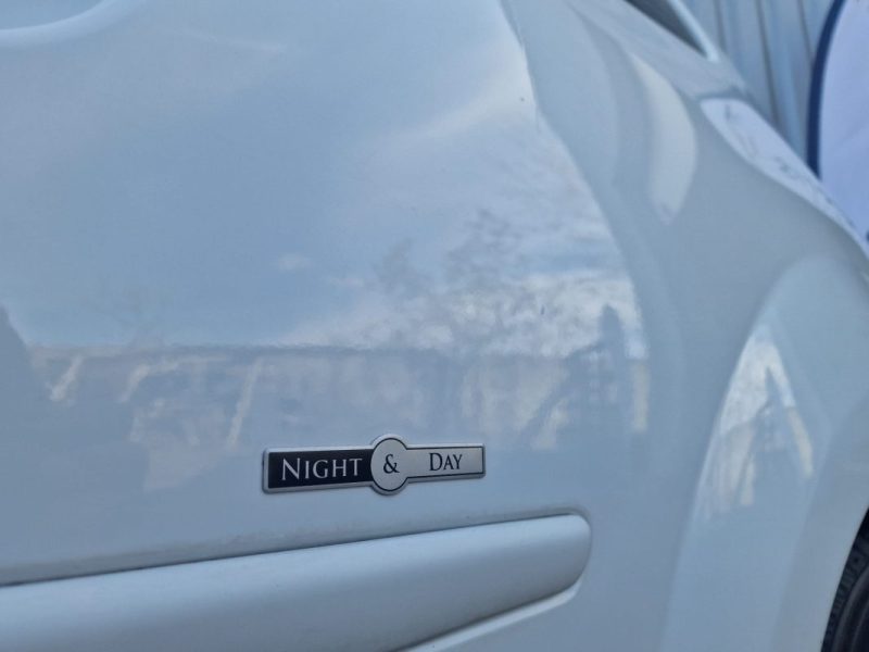 RENAULT TWINGO 1.2i  75CV II Night & Day