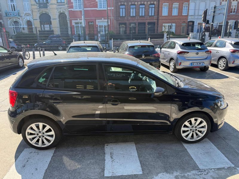 VOLKSWAGEN POLO 1.6 TDI 90 CONFORTLINE - 1ER MAIN