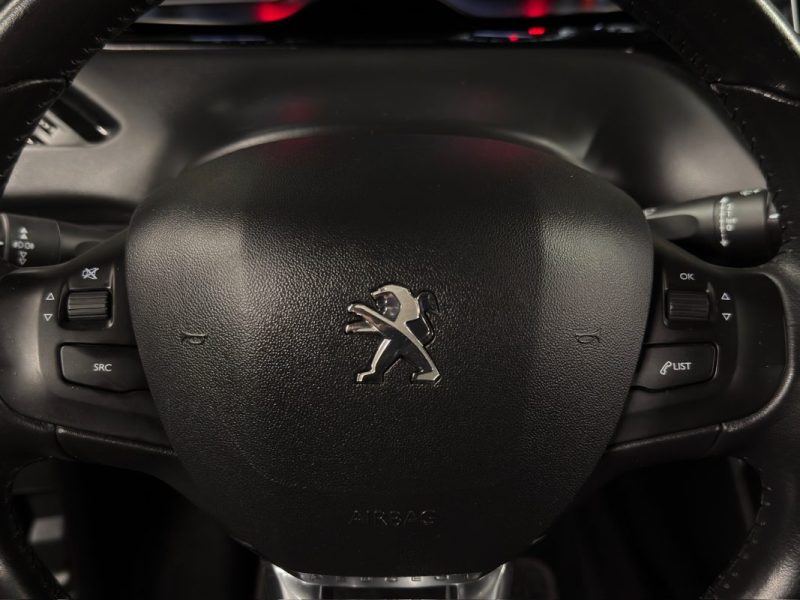 PEUGEOT 208 PHASE 2 II ALLURE 1.2 82 Cv 5 PORTES / ECRAN TACTILE CRIT AIR 1  - GARANTIE 1 AN