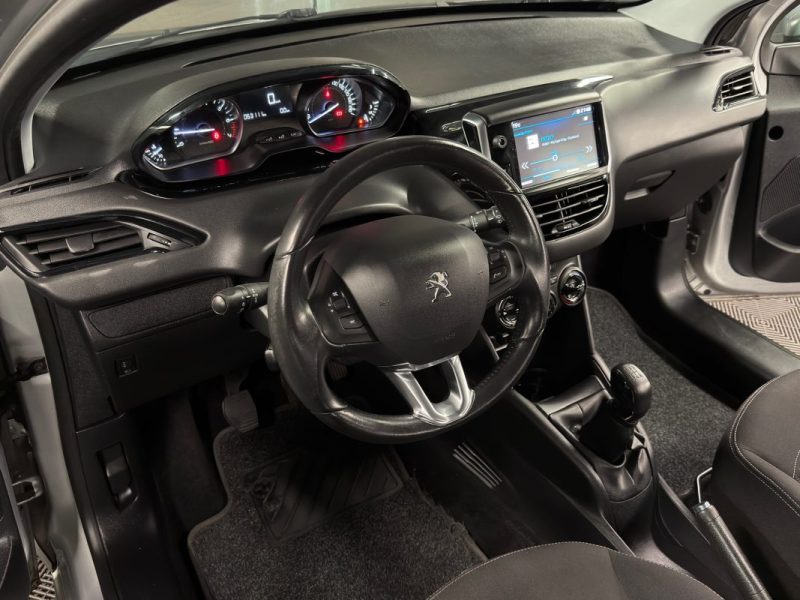 PEUGEOT 208 PHASE 2 II ALLURE 1.2 82 Cv 5 PORTES / ECRAN TACTILE CRIT AIR 1  - GARANTIE 1 AN