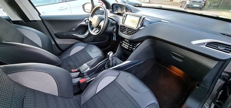 Peugeot 2008 2013 1.6L HDi 92cv Pack Allure