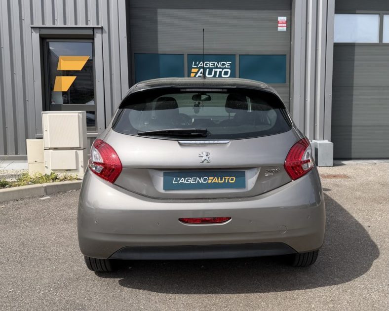 Peugeot 208 e-HDi 92ch Business Pack – Bon état - 2014 – 167 000 km – BVM5 – Gris Aluminium