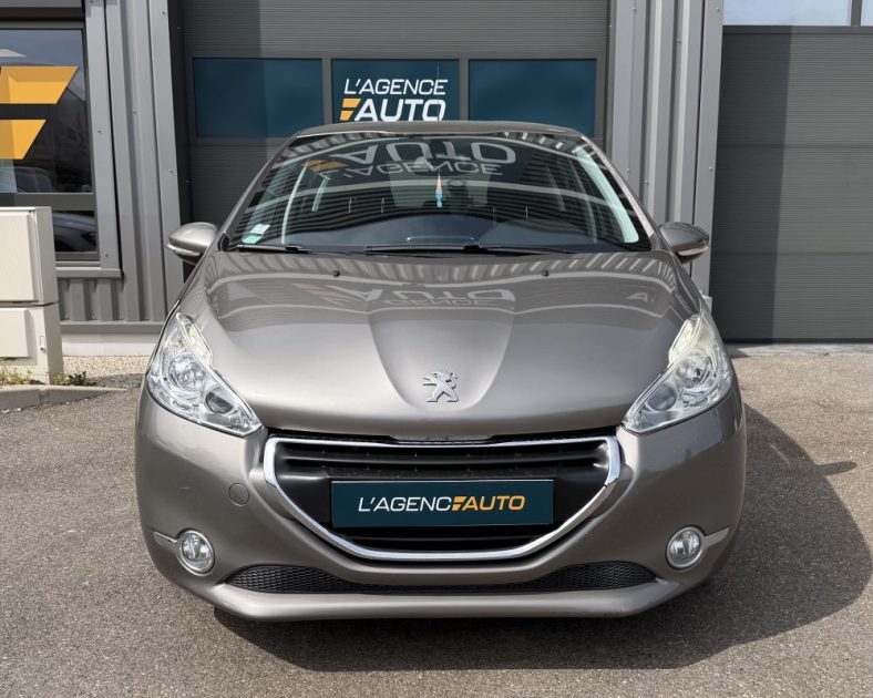 Peugeot 208 e-HDi 92ch Business Pack – Bon état - 2014 – 167 000 km – BVM5 – Gris Aluminium