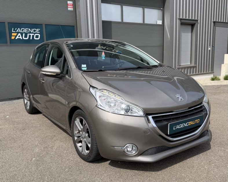 Peugeot 208 e-HDi 92ch Business Pack – Bon état - 2014 – 167 000 km – BVM5 – Gris Aluminium