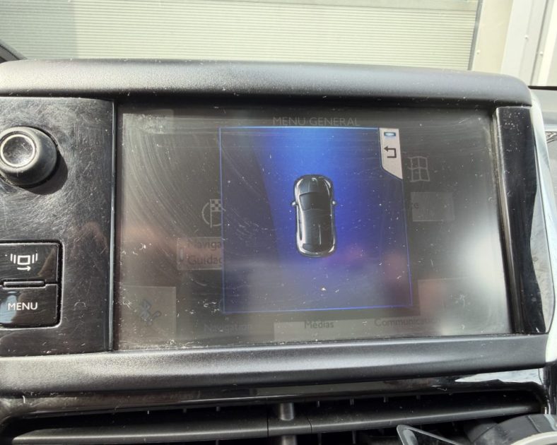 Peugeot 208 e-HDi 92ch Business Pack – Bon état - 2014 – 167 000 km – BVM5 – Gris Aluminium