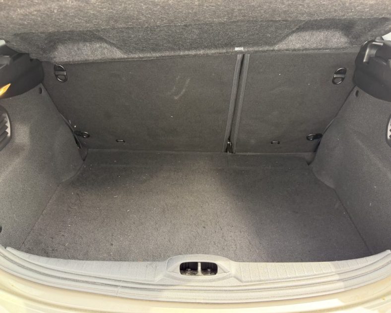 Peugeot 208 e-HDi 92ch Business Pack – Bon état - 2014 – 167 000 km – BVM5 – Gris Aluminium