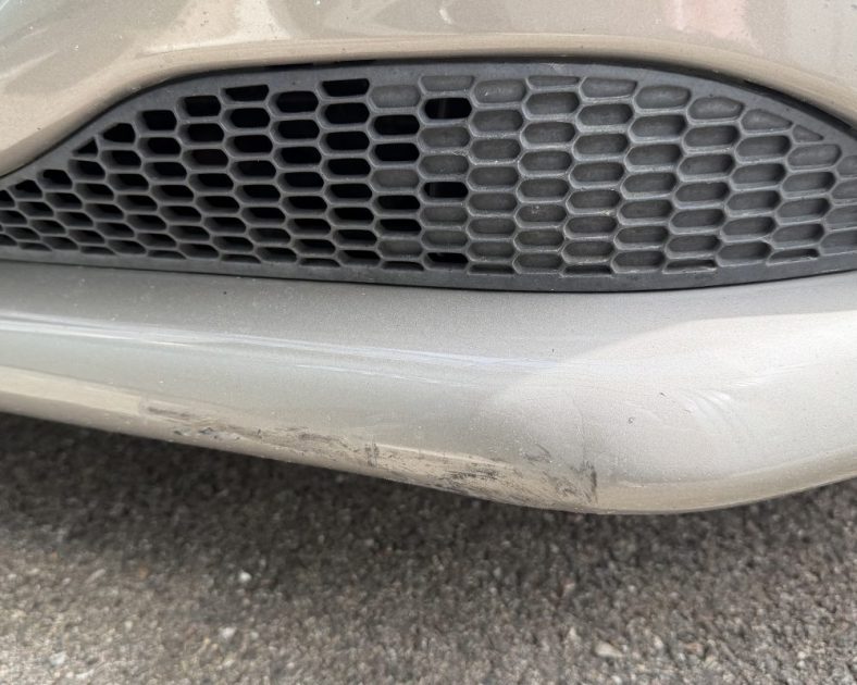 Peugeot 208 e-HDi 92ch Business Pack – Bon état - 2014 – 167 000 km – BVM5 – Gris Aluminium