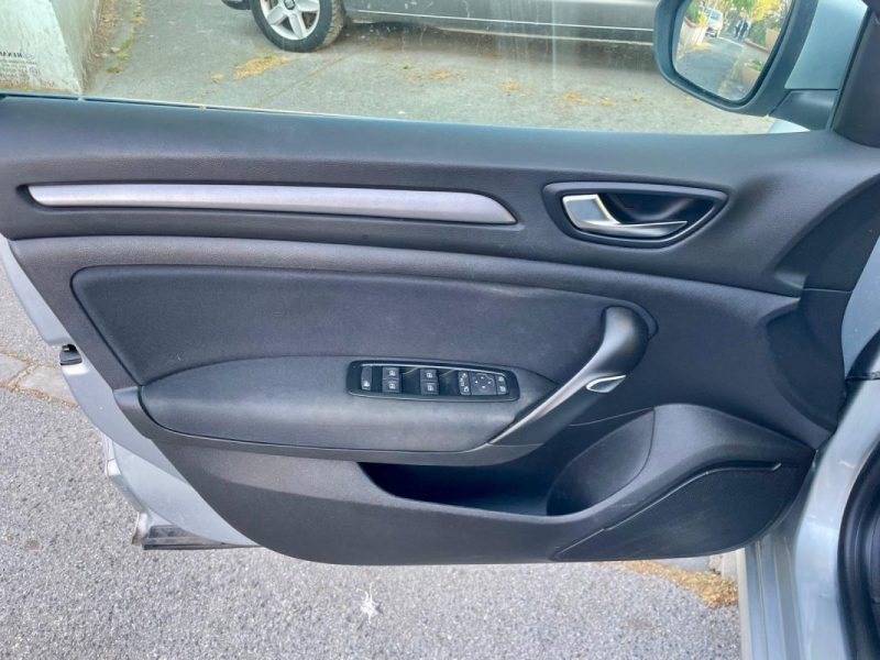 RENAULT MEGANE IV 1.5 Blue dCi 115ch EVOLUTION EDC *1ère MAIN* 2023