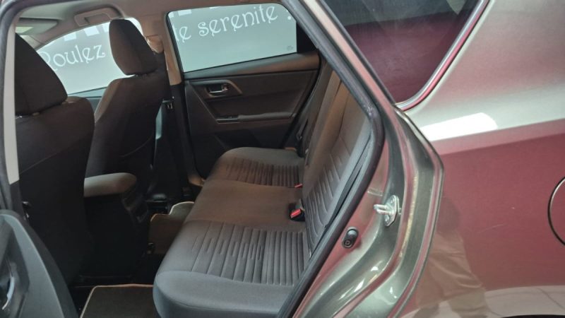 TOYOTA AURIS BERLINE 136cv AUTO DESIGN/1 ERE MAIN/TVA RECUPERABLE