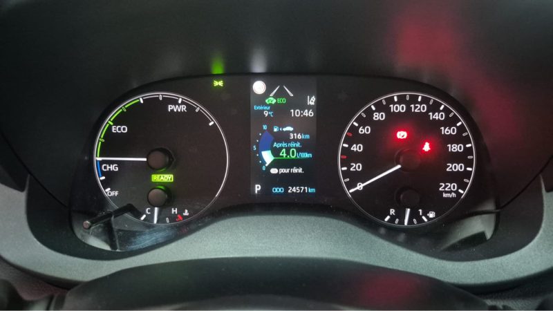 TOYOTA YARIS 4 BERLINE 116cv DYNAMIC BUSINESS 2022/1 ERE MAIN/TVA RECUPERABLE