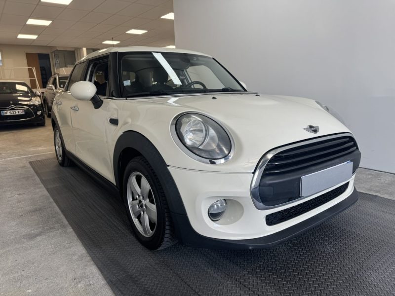 MINI MINI (F55) ONE 1,2L 102CV 2016 BVA