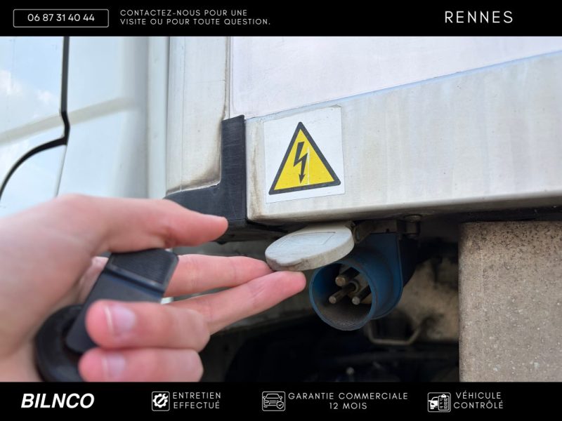 PRIX AFFICHÉ TTC Iveco Daily 6 35-C14 2.3D / Frigorifique / Thermo King V-300 Max / Hayon Dhollandia