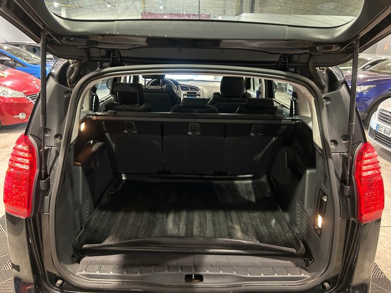 PEUGEOT 5008 2.0 HDI 150CH  