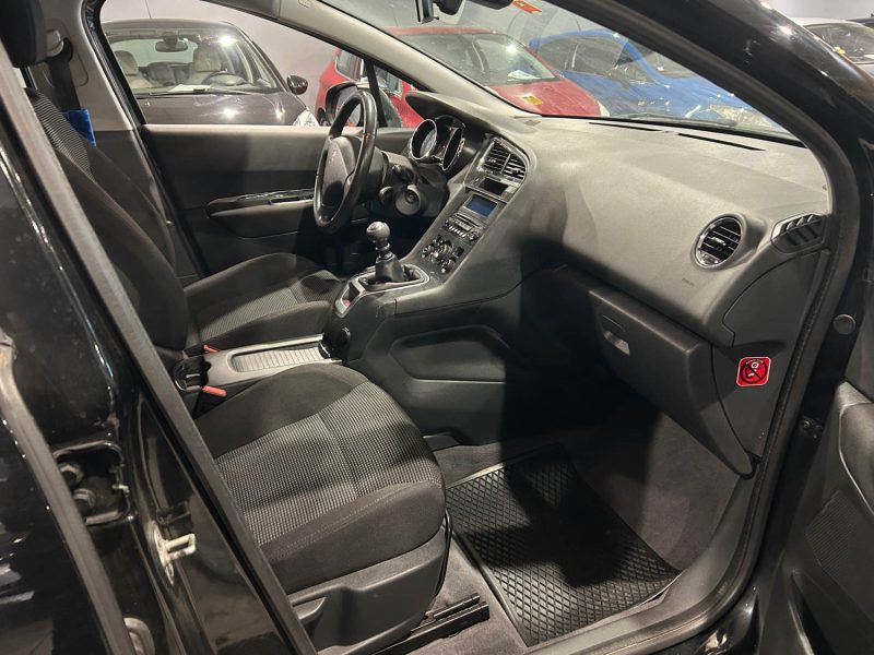 PEUGEOT 5008 2.0 HDI 150CH  