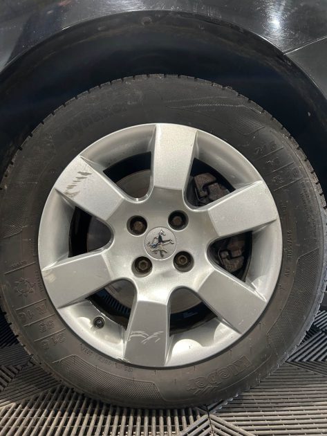 PEUGEOT 5008 2.0 HDI 150CH  