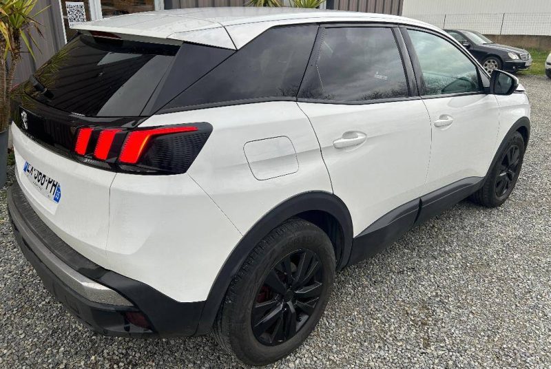 PEUGEOT 3008 1.5 BLUE HDI TURBO  2018