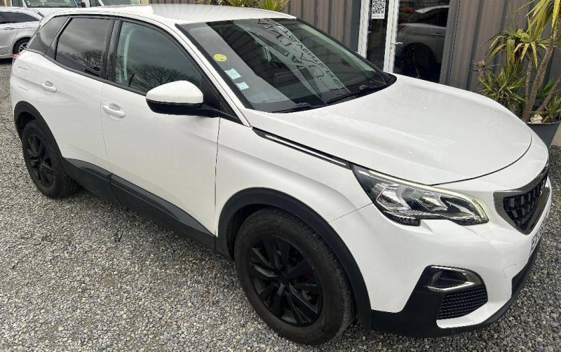 PEUGEOT 3008 1.5 BLUE HDI TURBO  2018