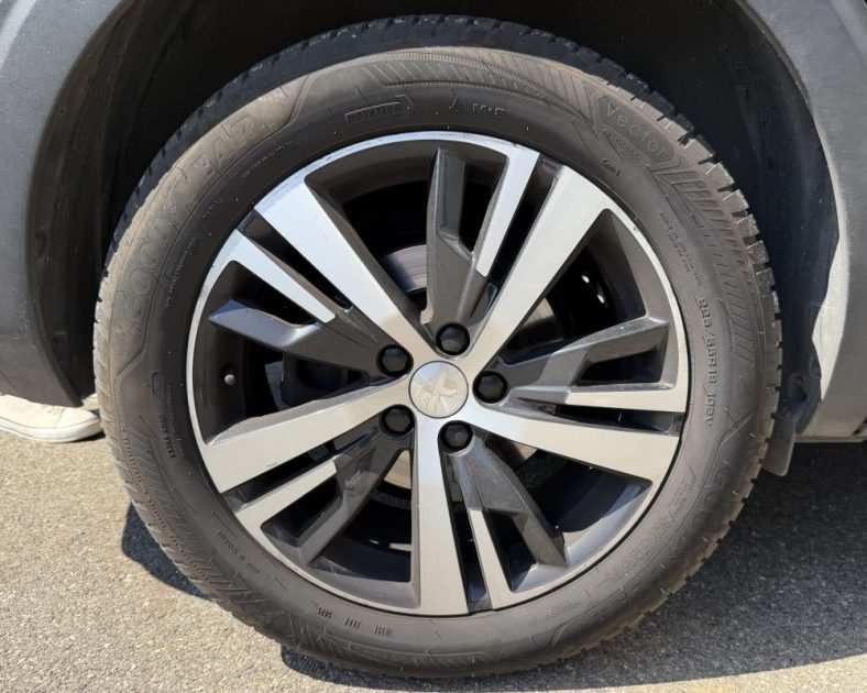 Peugeot 5008 II 130ch Access – 2019 – BVM6 – 7 places – Attelage