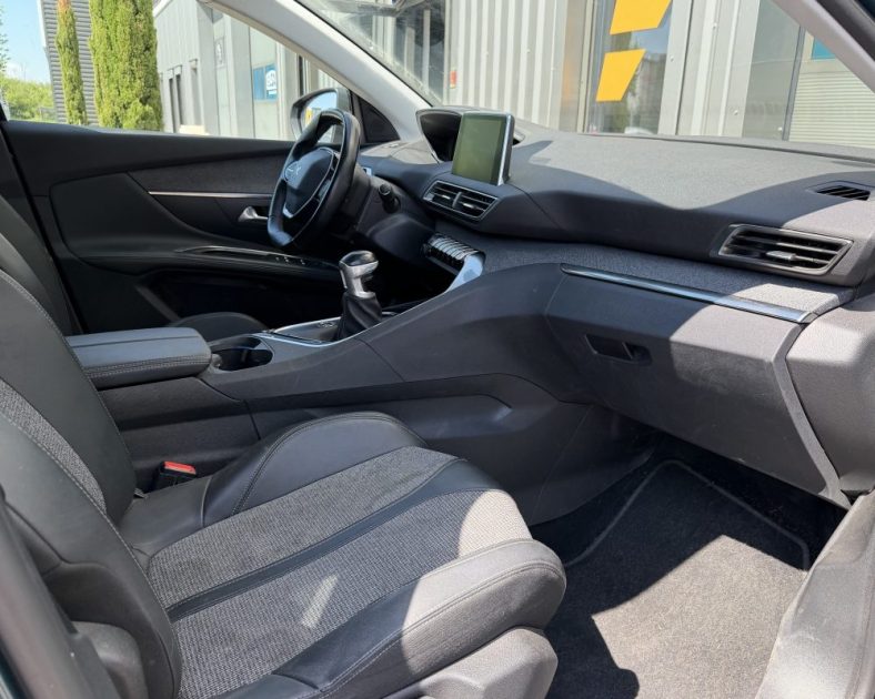 Peugeot 5008 II 130ch Access – 2019 - SOUS GARANTIE – 7 places – Attelage