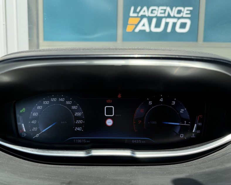 Peugeot 5008 II 130ch Access – 2019 - SOUS GARANTIE – 7 places – Attelage