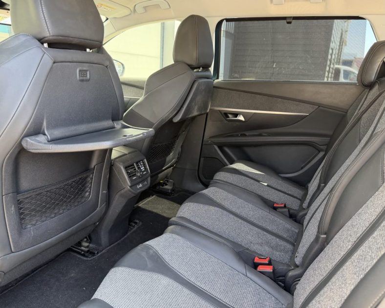 Peugeot 5008 II 130ch Access – 2019 – BVM6 – 7 places – Attelage