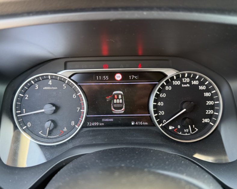 NISSAN Qashqai 140ch Mild Hybrid N-Connecta - Caméra 360° - Entretien Complet -  FAIBLE KILOMETRAGE
