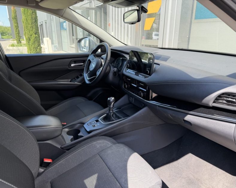 NISSAN Qashqai 140ch Mild Hybrid N-Connecta - Caméra 360° - Entretien Complet -  FAIBLE KILOMETRAGE