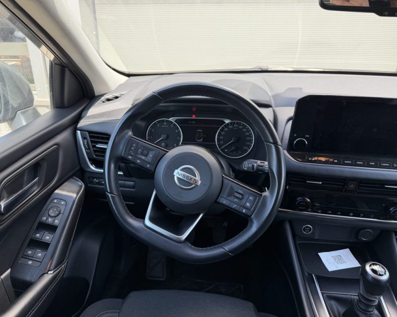 NISSAN Qashqai 140ch Mild Hybrid N-Connecta - Caméra 360° - Entretien Complet -  FAIBLE KILOMETRAGE