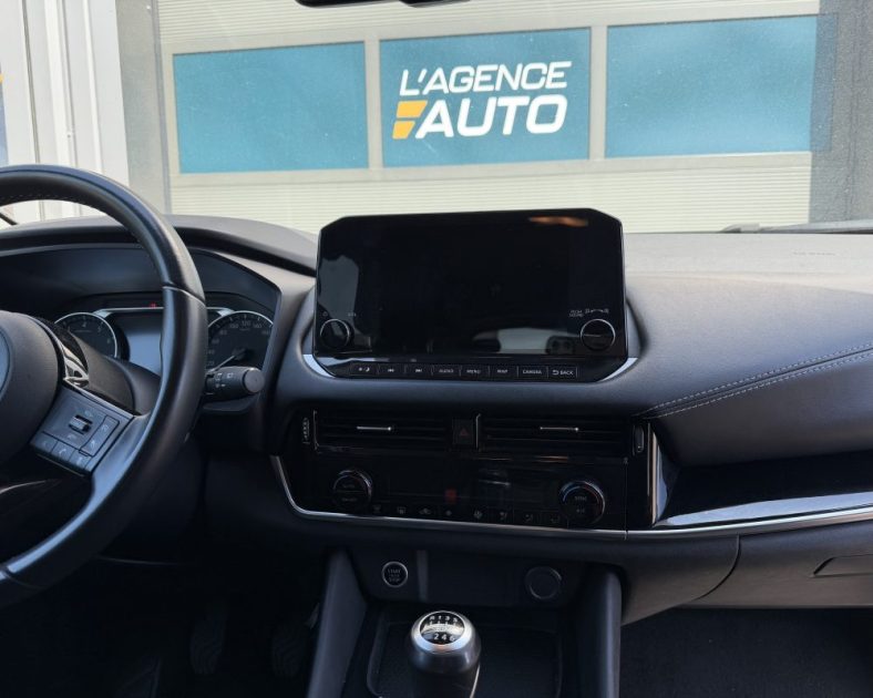 NISSAN Qashqai 140ch Mild Hybrid N-Connecta - Caméra 360° - Entretien Complet -  FAIBLE KILOMETRAGE