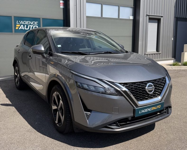 NISSAN Qashqai 140ch Mild Hybrid N-Connecta - Caméra 360° - Entretien Complet -  FAIBLE KILOMETRAGE