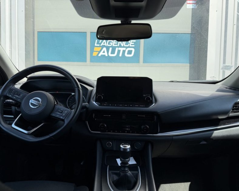 NISSAN Qashqai 140ch Mild Hybrid N-Connecta - Caméra 360° - Entretien Complet -  FAIBLE KILOMETRAGE