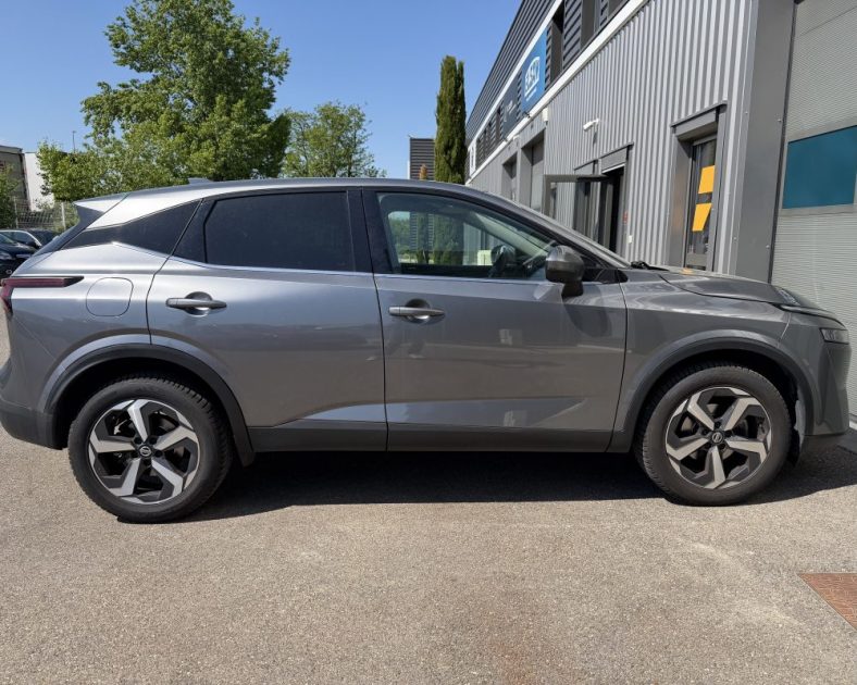 NISSAN Qashqai 140ch Mild Hybrid N-Connecta - Caméra 360° - Entretien Complet -  FAIBLE KILOMETRAGE