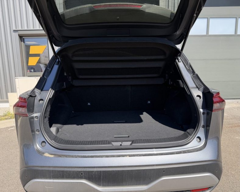 NISSAN Qashqai 140ch Mild Hybrid N-Connecta - Caméra 360° - Entretien Complet -  FAIBLE KILOMETRAGE