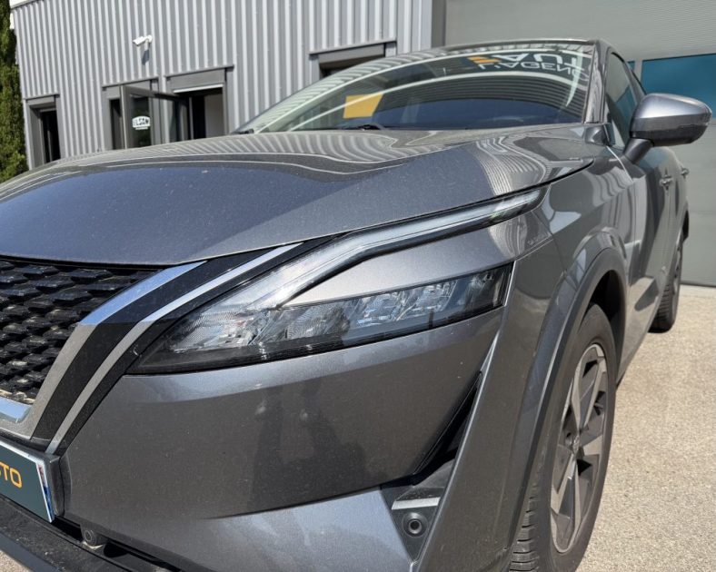 NISSAN Qashqai 140ch Mild Hybrid N-Connecta - Caméra 360° - Entretien Complet -  FAIBLE KILOMETRAGE