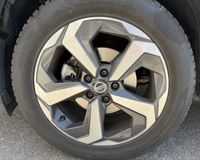 NISSAN Qashqai 140ch Mild Hybrid N-Connecta - Caméra 360° - Entretien Complet -  FAIBLE KILOMETRAGE