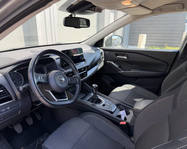 NISSAN Qashqai 140ch Mild Hybrid N-Connecta - Caméra 360° - Entretien Complet -  FAIBLE KILOMETRAGE
