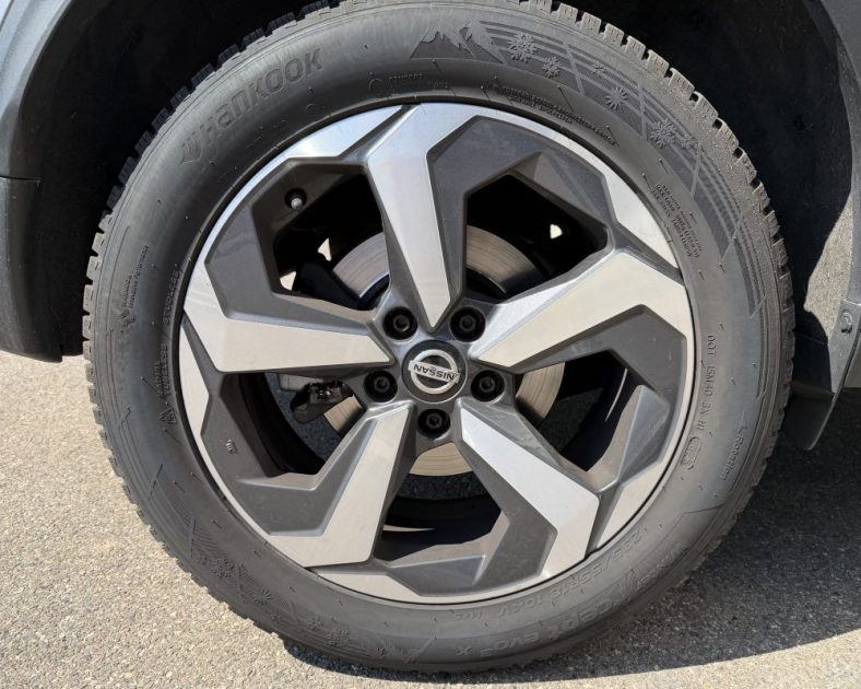 NISSAN Qashqai 140ch Mild Hybrid N-Connecta - Caméra 360° - Entretien Complet -  FAIBLE KILOMETRAGE