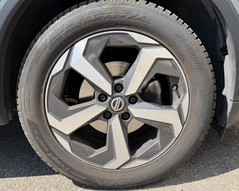 NISSAN Qashqai 140ch Mild Hybrid N-Connecta - Caméra 360° - Entretien Complet -  FAIBLE KILOMETRAGE