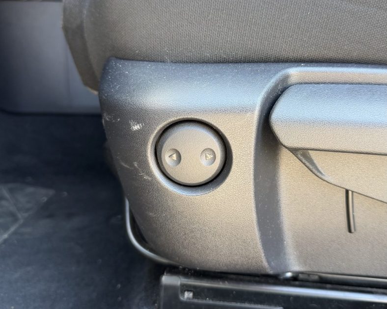 NISSAN Qashqai 140ch Mild Hybrid N-Connecta - Caméra 360° - Entretien Complet -  FAIBLE KILOMETRAGE