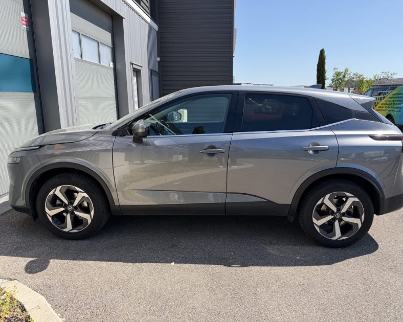 NISSAN Qashqai 140ch Mild Hybrid N-Connecta - Caméra 360° - Entretien Complet -  FAIBLE KILOMETRAGE