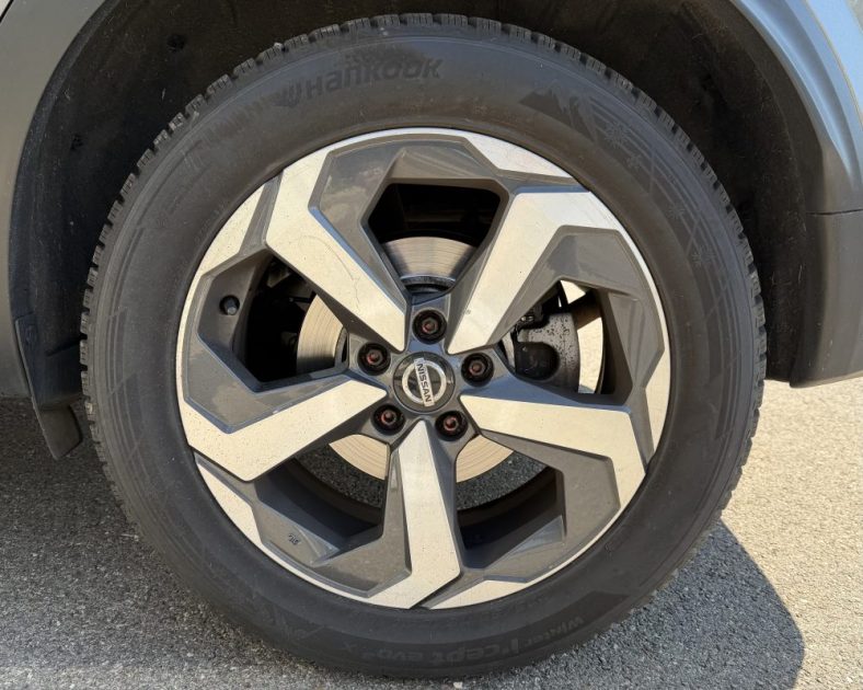 NISSAN Qashqai 140ch Mild Hybrid N-Connecta - Caméra 360° - Entretien Complet -  FAIBLE KILOMETRAGE