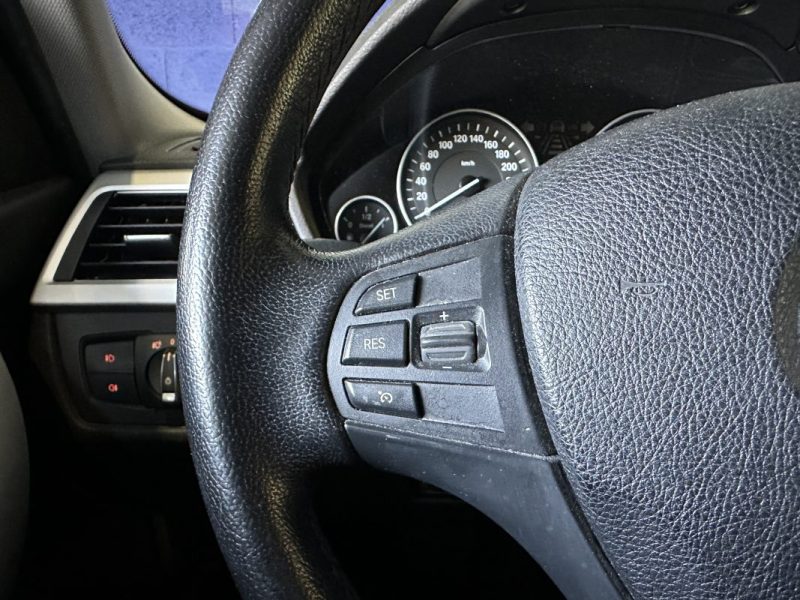 BMW SERIE 3 320D 2.0L 184 CH LUXURY  2012