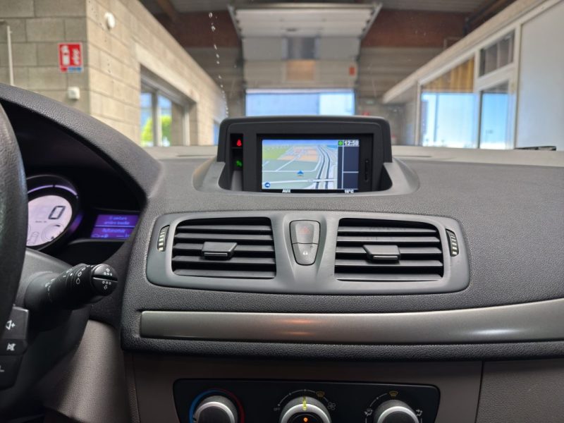 RENAULT MEGANE  1.6 16V TOMTOM EDITION 2011