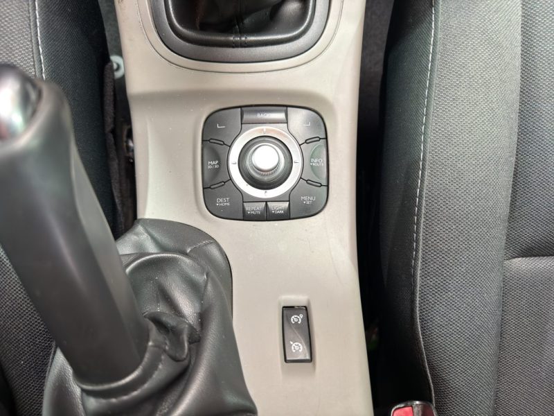 RENAULT MEGANE  1.6 16V TOMTOM EDITION 2011