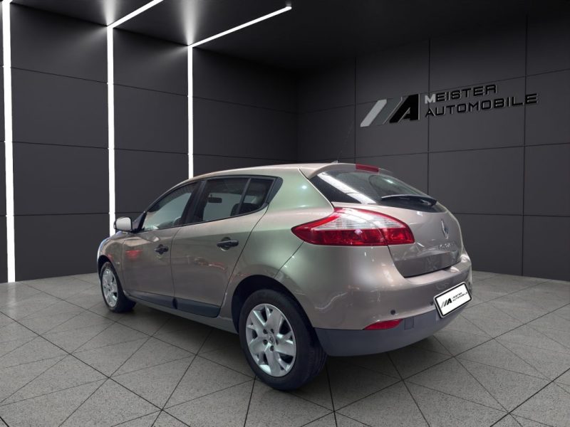RENAULT MEGANE  1.6 16V TOMTOM EDITION 2011