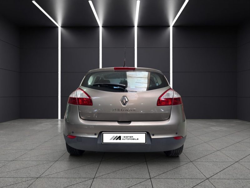 RENAULT MEGANE  1.6 16V TOMTOM EDITION 2011